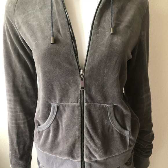 BURBERRY WOMEN’S VELOUR HOODIE & SWEAT PANTS - Picture 3 of 8
